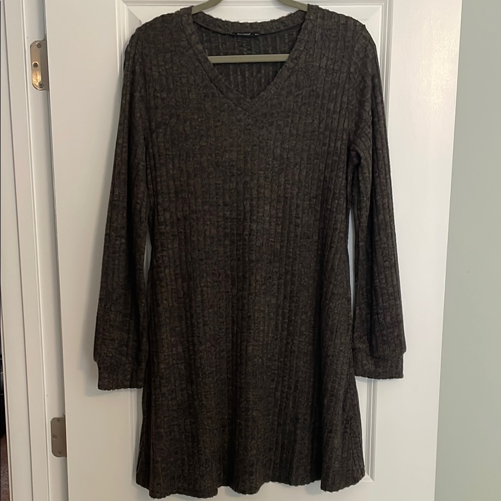 Chic V-Neck Knit Dress